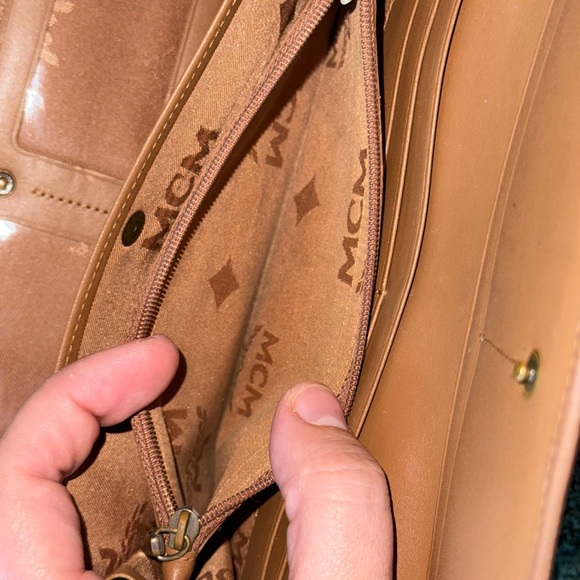 MCM Trifold Visetos Wallet w/ COA Card - Picture 9 of 11